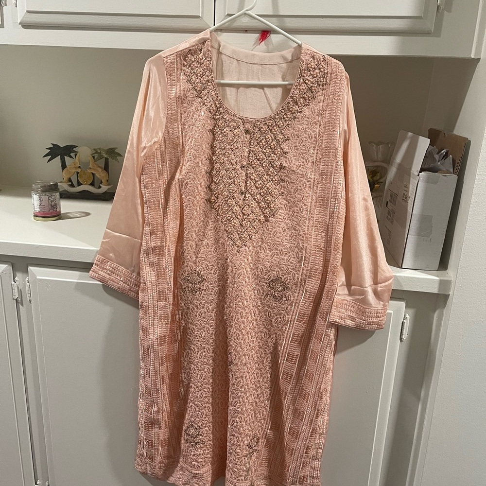 STYLUS Blush Embroidered Long Sleeve Dress
